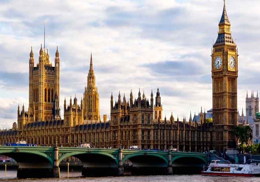 A luxurious villa in the Italian countryside